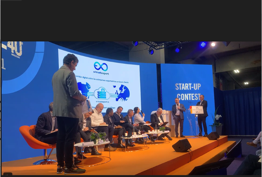 Olivier Charbonneau et Jean-Marc Dufour, dirigeants fondateurs d'e.trustexport, au start-up contest de la SITL 2023.